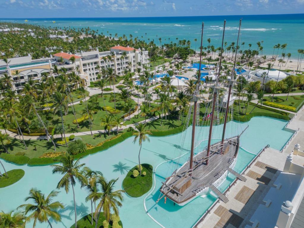 Iberostar Grand Bávaro adults-only luxury all-inclusive resort in Punta Cana with pristine beach, elegant pools, and refined atmosphere.