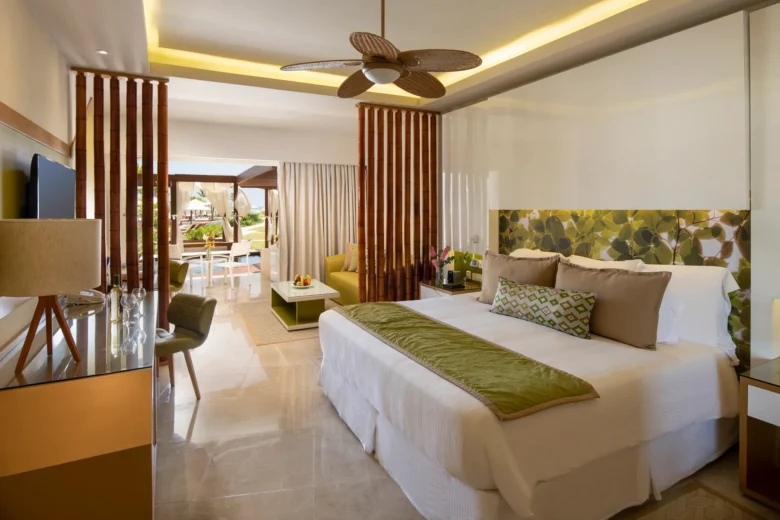 Preferred Club Junior Suite Private Pool with king bed at Dreams Onyx Resort & Spa.